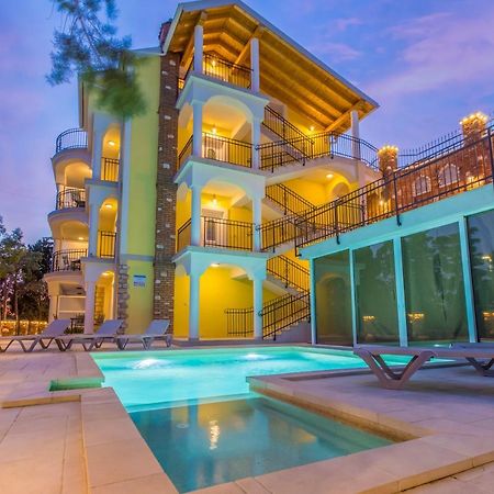 Palace Paulina Apartments Novi Vinodolski Bagian luar foto