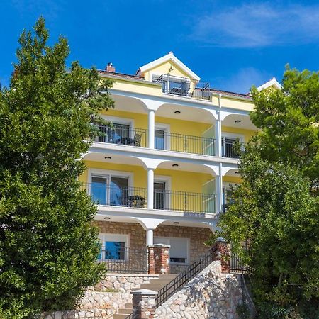 Palace Paulina Apartments Novi Vinodolski Bagian luar foto