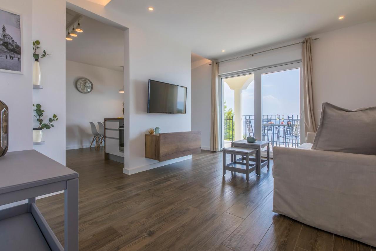 Palace Paulina Apartments Novi Vinodolski Bagian luar foto