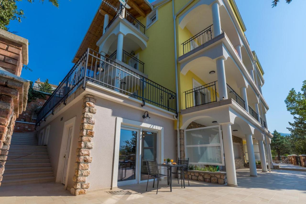 Palace Paulina Apartments Novi Vinodolski Bagian luar foto