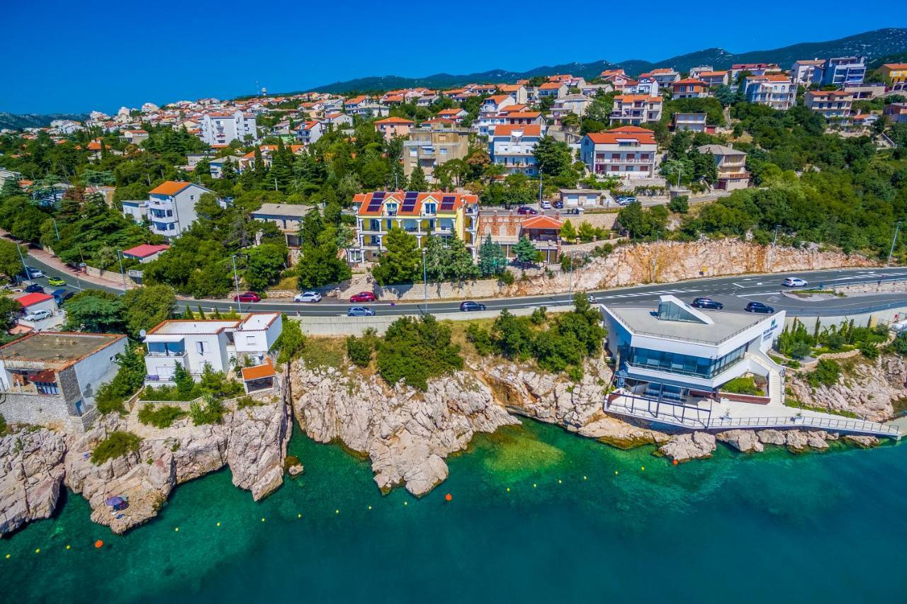 Palace Paulina Apartments Novi Vinodolski Bagian luar foto