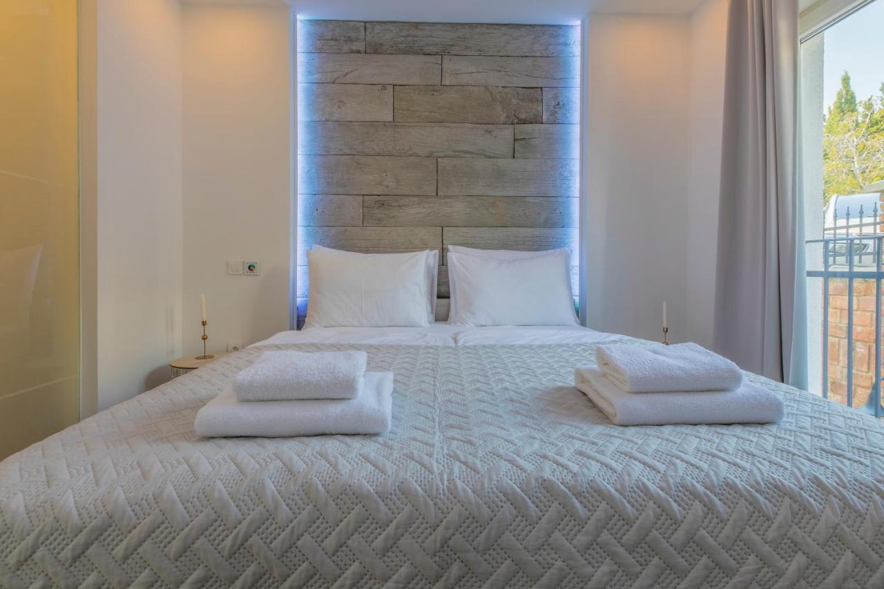 Palace Paulina Apartments Novi Vinodolski Bagian luar foto