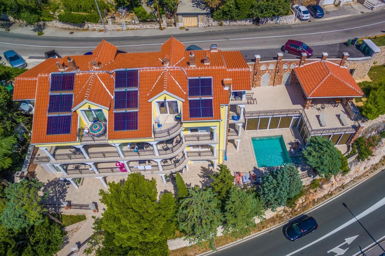 Palace Paulina Apartments Novi Vinodolski Bagian luar foto