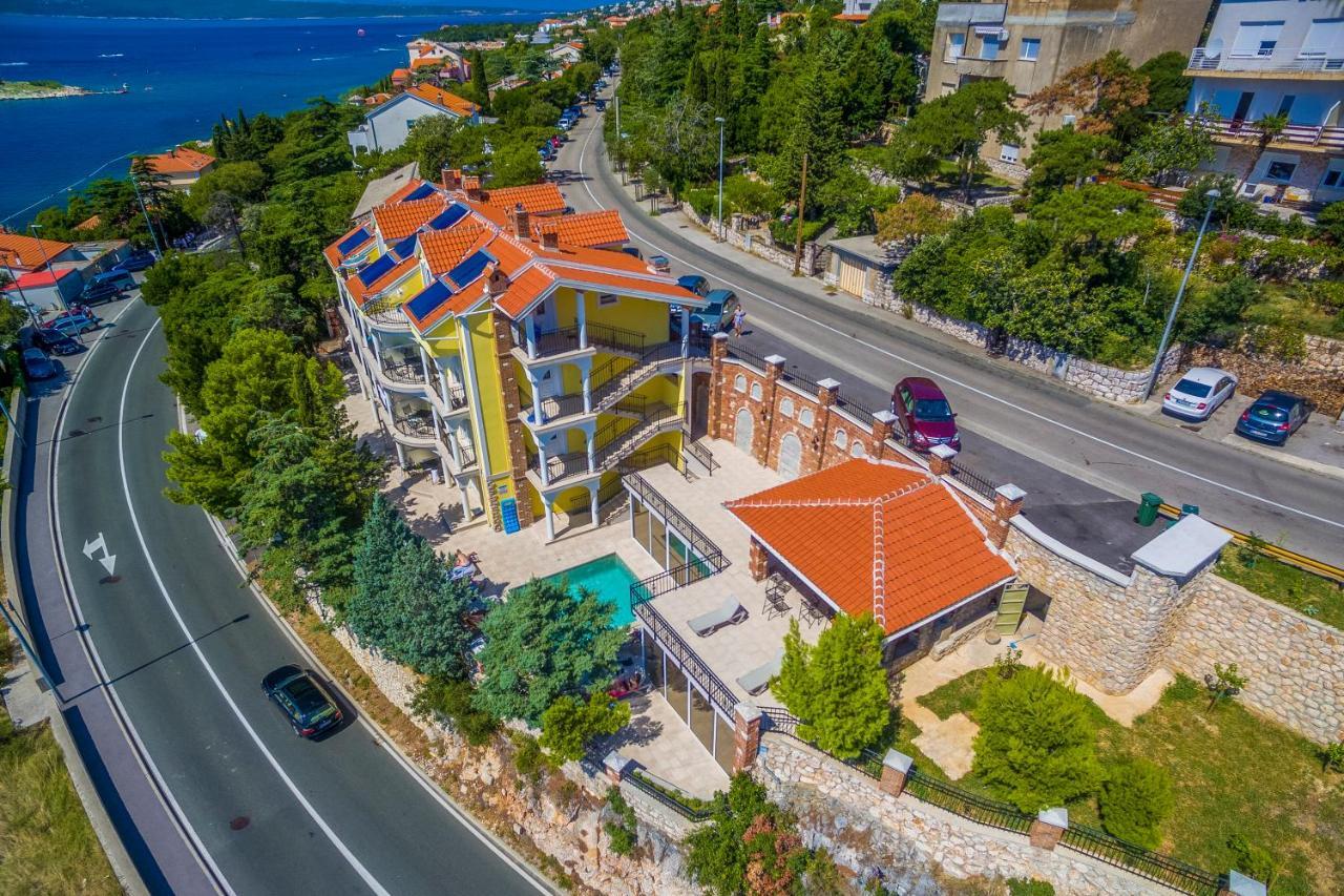 Palace Paulina Apartments Novi Vinodolski Bagian luar foto